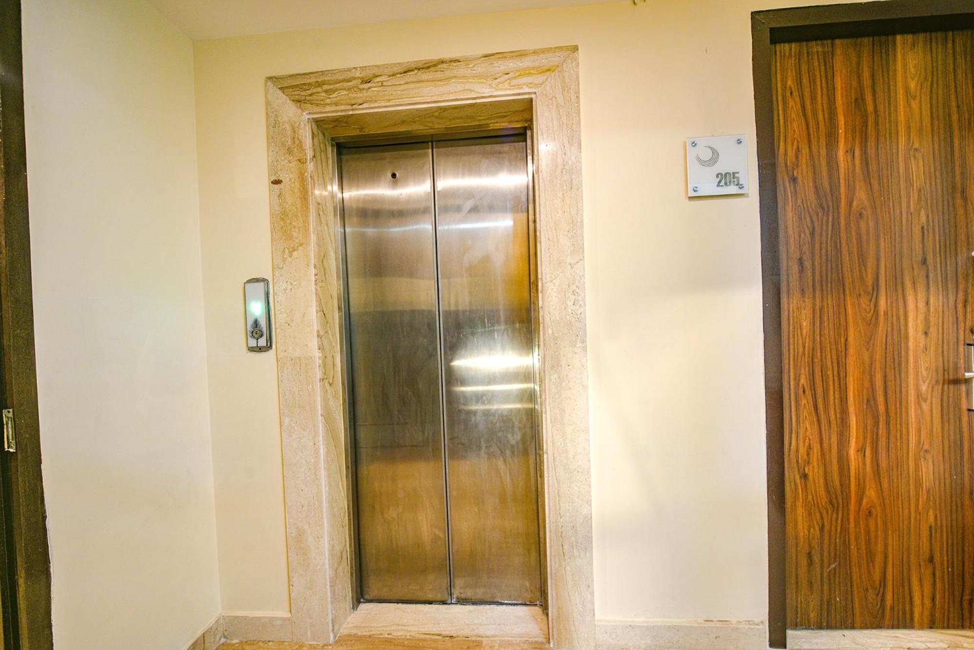 Fabhotel Aashraye New Delhi Bagian luar foto