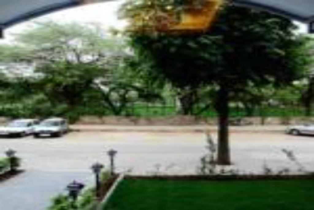 Fabhotel Aashraye New Delhi Bagian luar foto