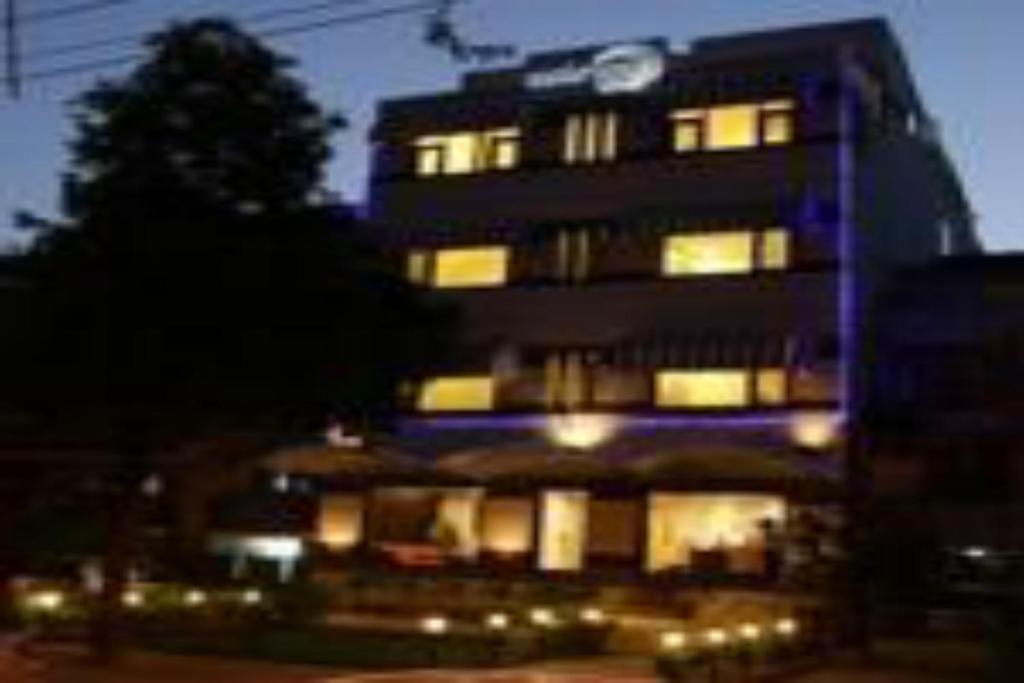 Fabhotel Aashraye New Delhi Bagian luar foto